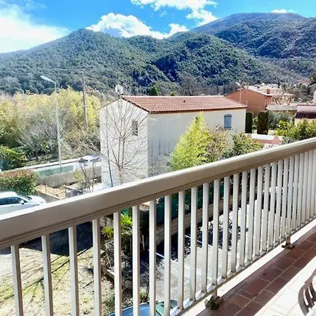 F2 Avec Balcon à Amélie-les-bains - 2 Couchages, Animaux Acceptés, Bien équipé - Fr-1-703-64 *